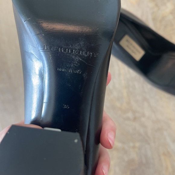 Burberry shoes - Picture 4 of 4